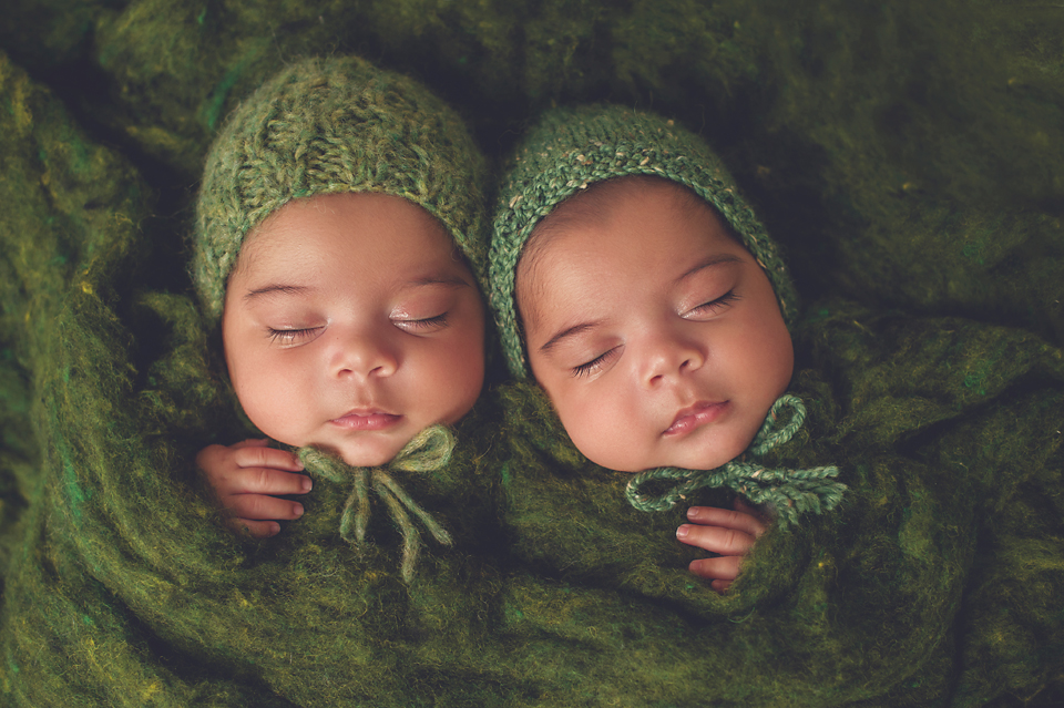 newborn-twin-boys-photography