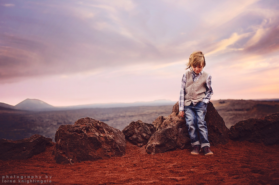 boy-volcano-timanfaya-lanzarote