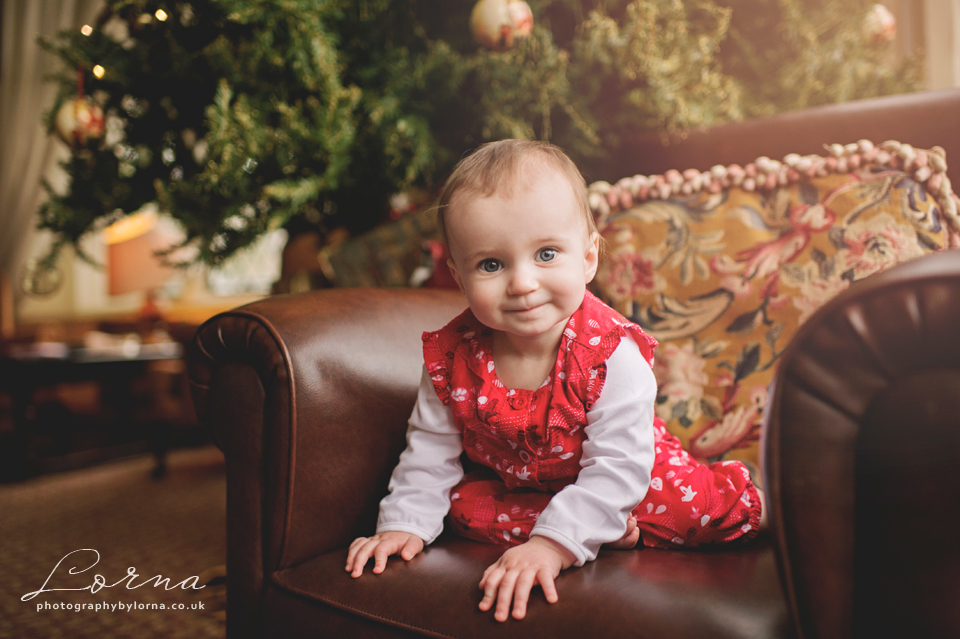 family-photographer-miskin-manor-christmas