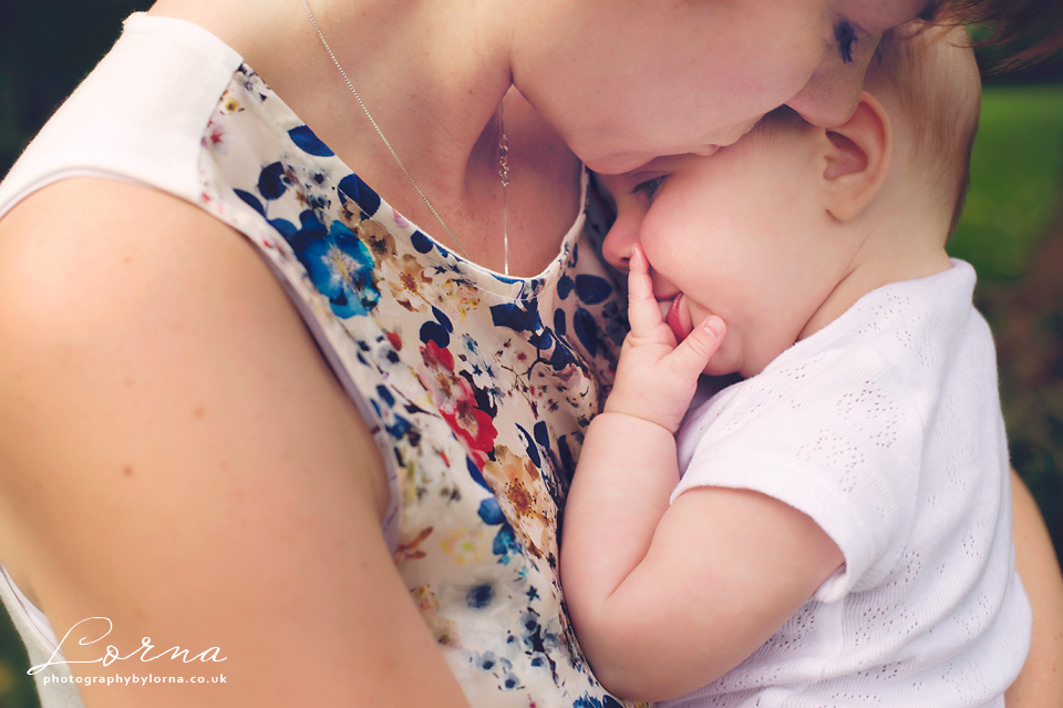 outside_baby_photos_photography_cardiff_newport_penarth.jpg