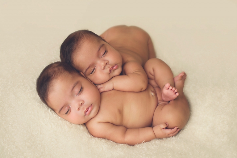baby-twin-boy-newborn-photographer