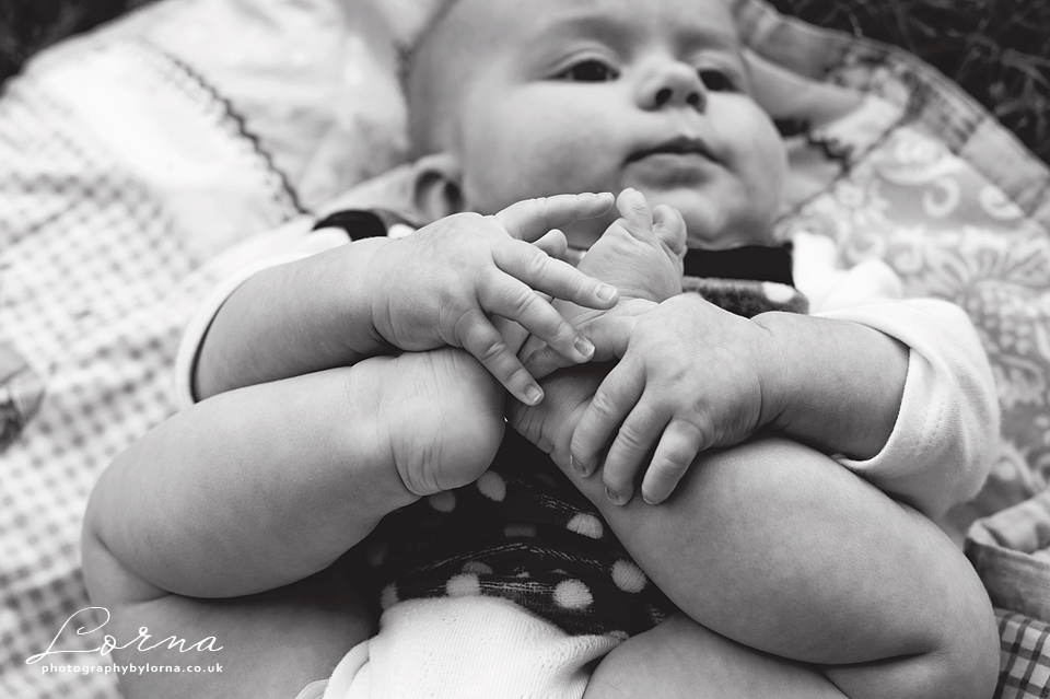 4_month_old_baby_photos_photography_cardiff_newport_penarth.jpg