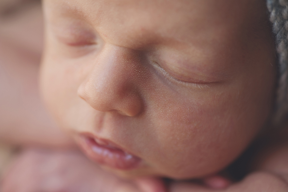 newborn-sibling-photography-session-lorna-knightingale-miskin-vale