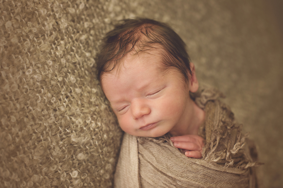 Baby-boy-newborn-photographer-iwan-lorna-knightingale