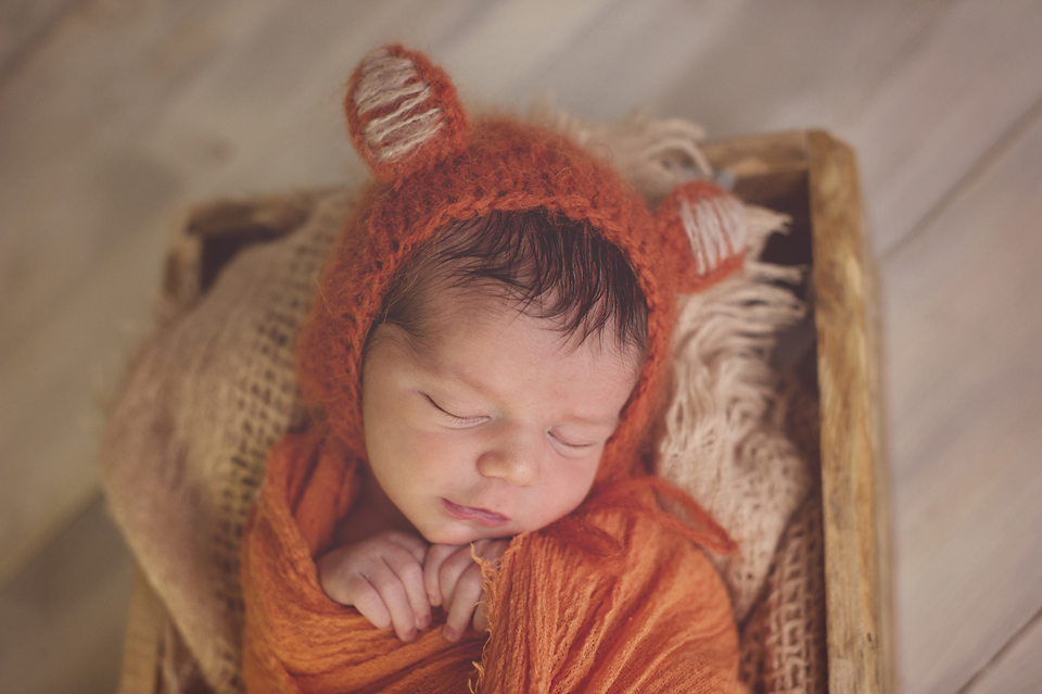 Baby-newborn-photographer-iwan-lorna-knightingale