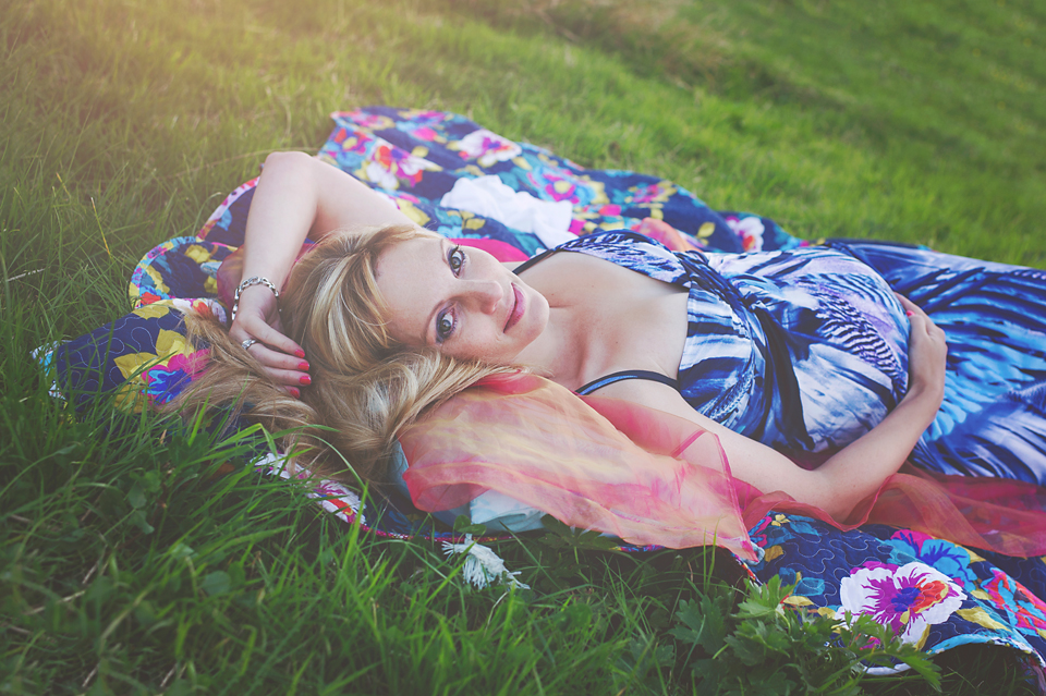 beautiful-maternity-photography-pregnancy-bump-baby-mother-to-be-lorna-knightingale-penarth