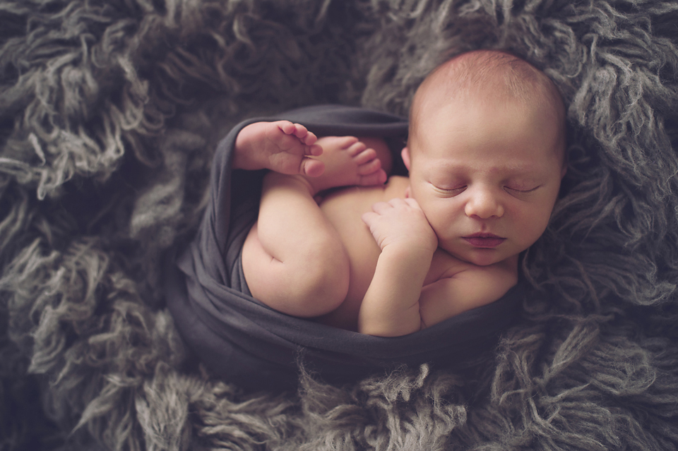 photography-newborn-baby-boy-miskin-lorna-knightingale