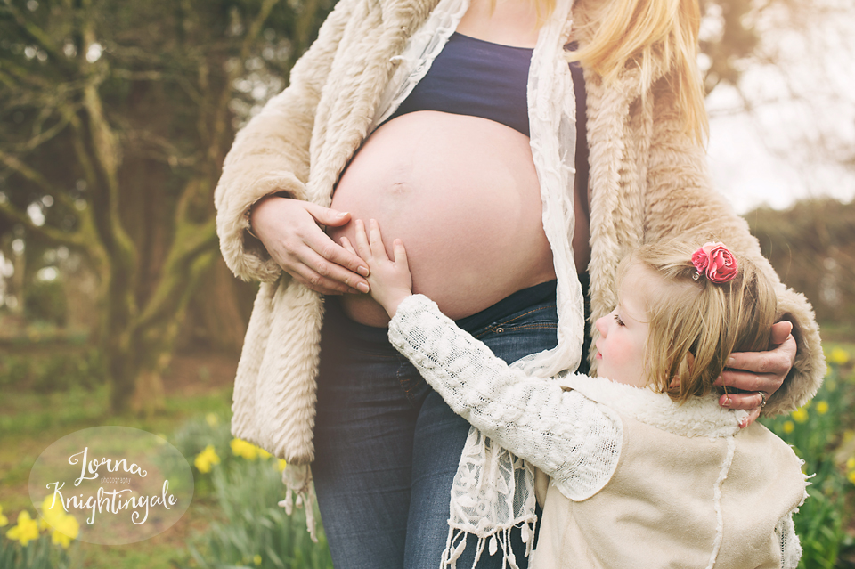 maternity-pregnancy-family-photo-shoot-miskin-south-wales-the-vale-lorna-knightingale7